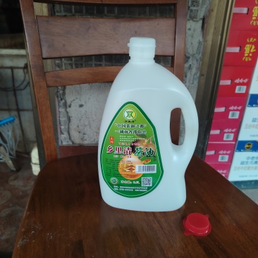 山茶油2.5L桶装、3L金属罐装、5L桶装和5L金属桶装