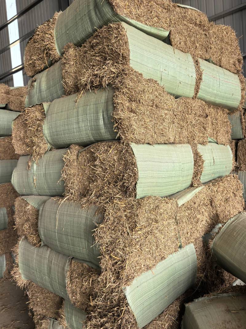 秸秆类原料上车价580元/吨，不含运费