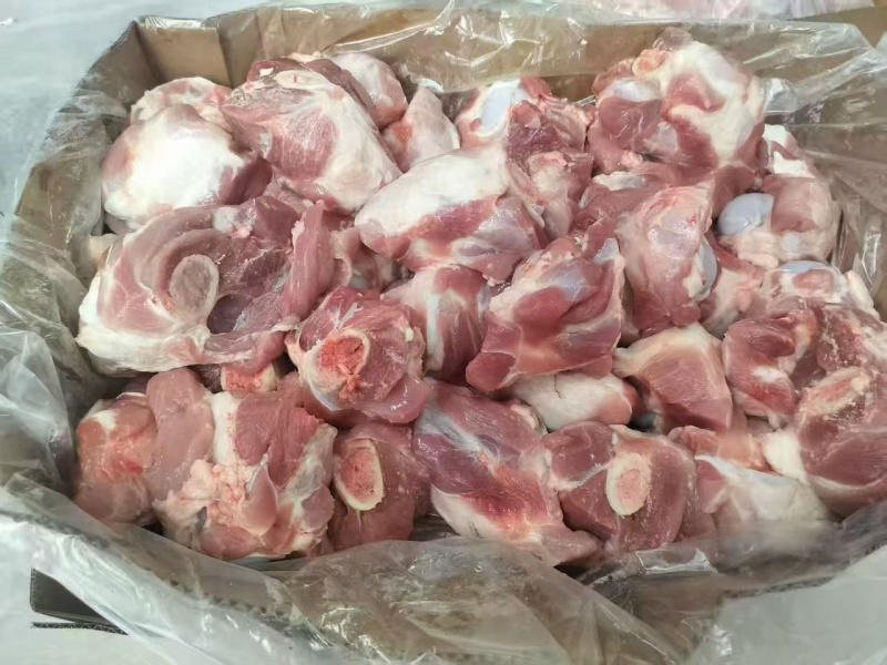 猪副产品前棒骨