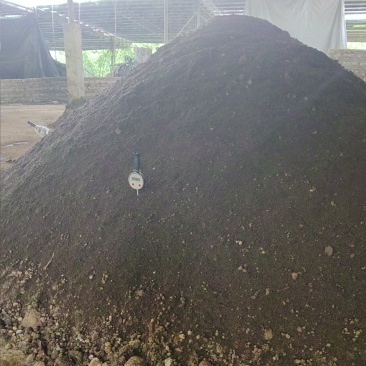 禽畜粪便羊粪猪粪鸡粪三种科学配比发酵，高温腐熟