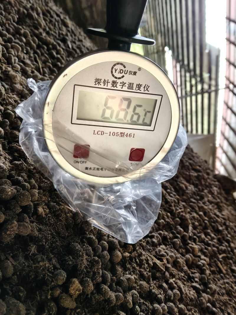 禽畜粪便羊粪猪粪鸡粪三种科学配比发酵，高温腐熟