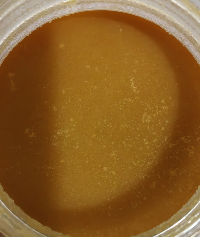 土蜂蜜瓶装，有一斤装和两斤装，也支持散装大桶