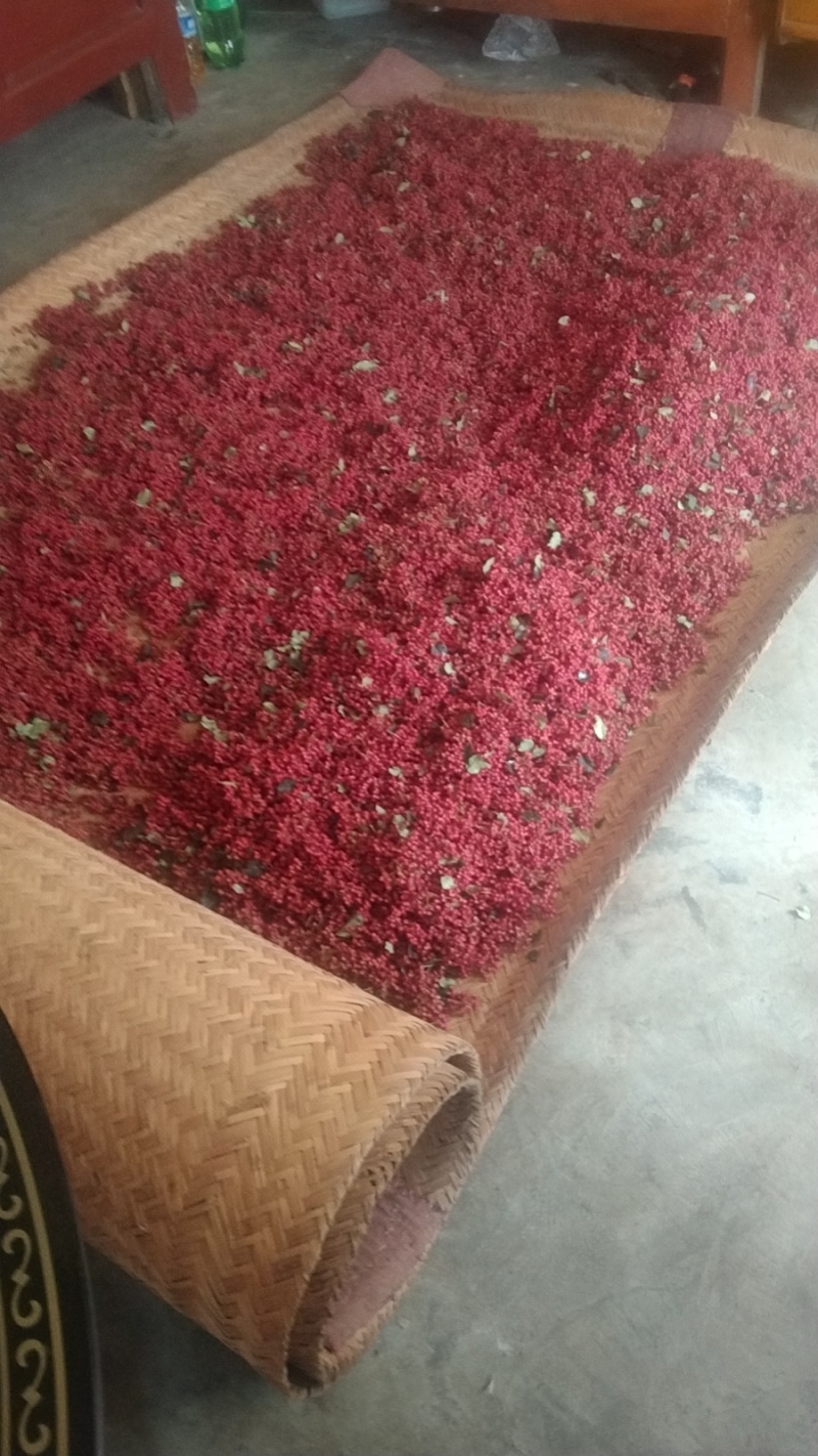 花椒六月花椒，香味独特浓郁，一斤能香整个车厢
