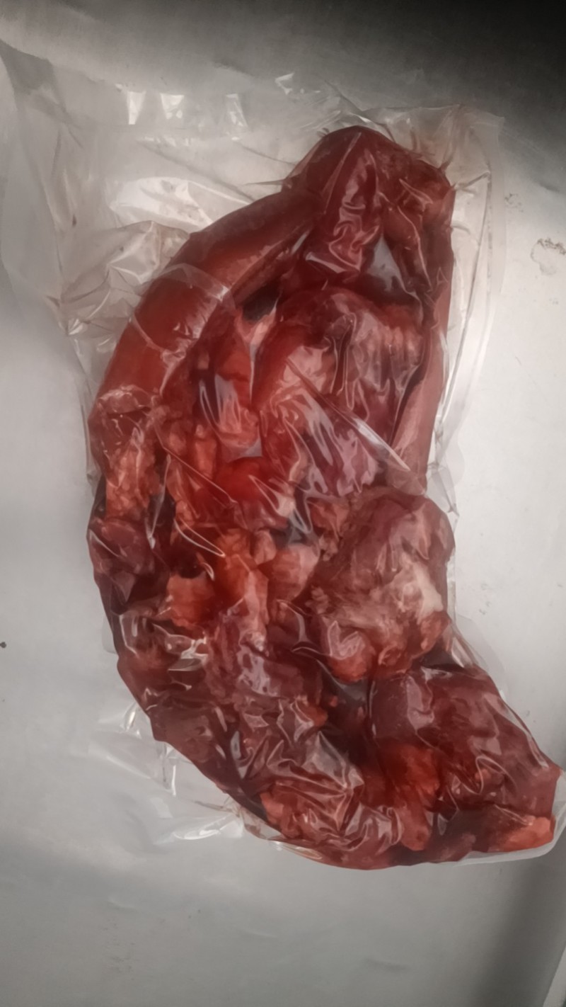 熟食整块真空包装，每块约4斤