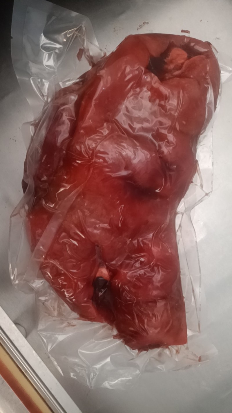 熟食整块真空包装，每块约4斤