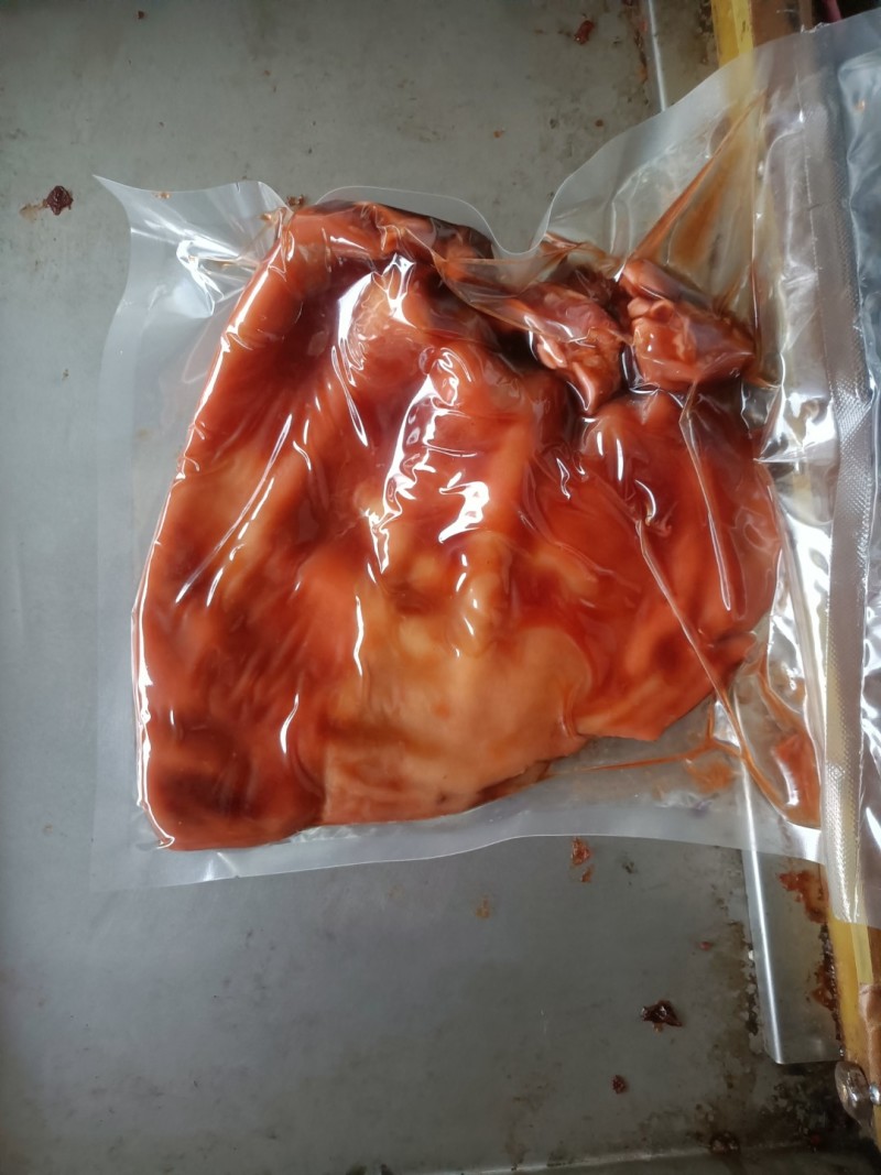 熟食整块真空包装，每块约4斤
