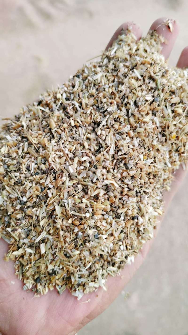 下脚料袋装1350元/吨，散装1300元/吨
