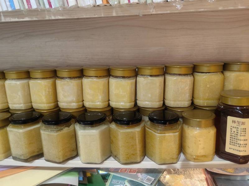 蜂蜜瓶装500g/瓶，散装100斤/桶