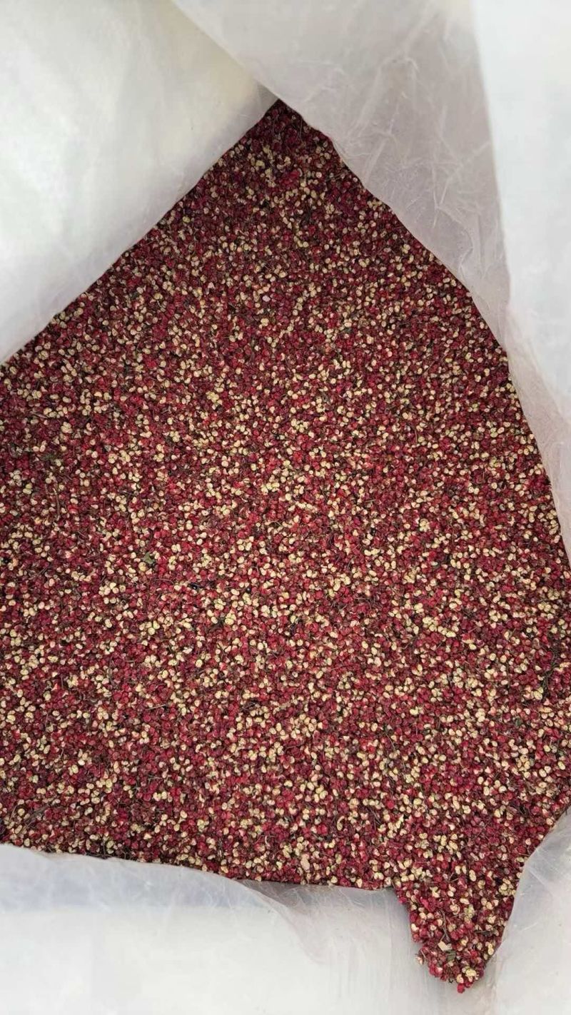 花椒干花椒，两个品级：普通花椒45元/斤，一级大红袍花椒
