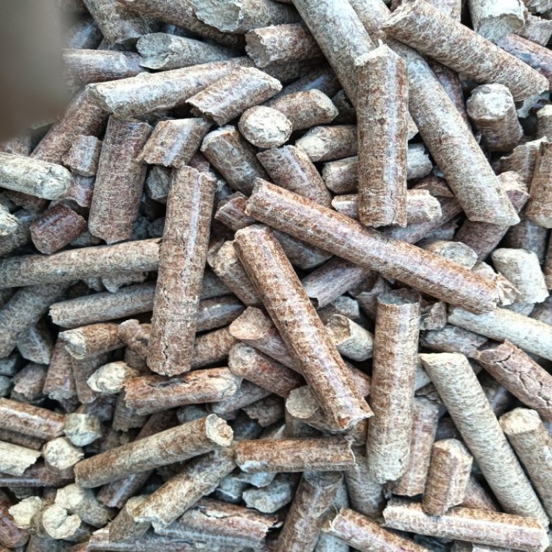 生物质燃烧颗粒燃料燃烧颗粒碳化秸秆厂家直供保质保量