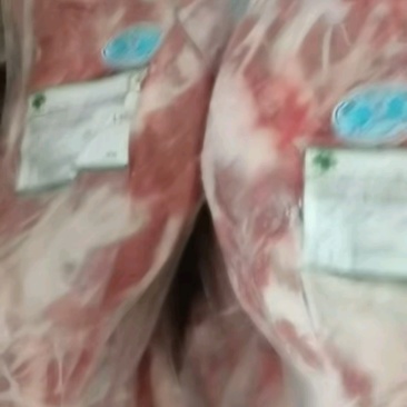 国产羊前腿，每箱7条，颜色新鲜质量好。