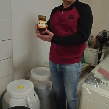 云南土蜂蜜、纯蜂蜜、野蜂蜜规格齐全、一手货源