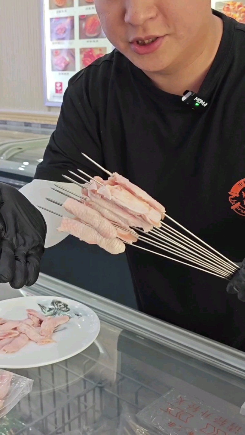 鸡脚筋脆嫩有嚼劲，一只鸡仅两条筋！