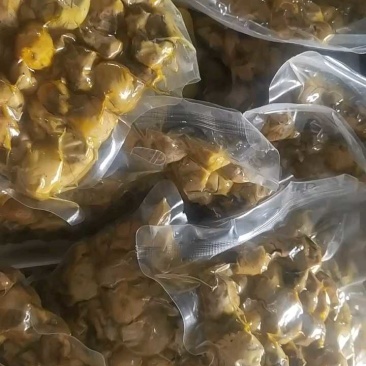 虎皮烧烤蛋。开袋即食。香辣，麻酱，两种口味。