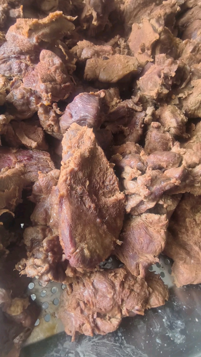 山东腾汇酱牛肉，大块刚出锅！