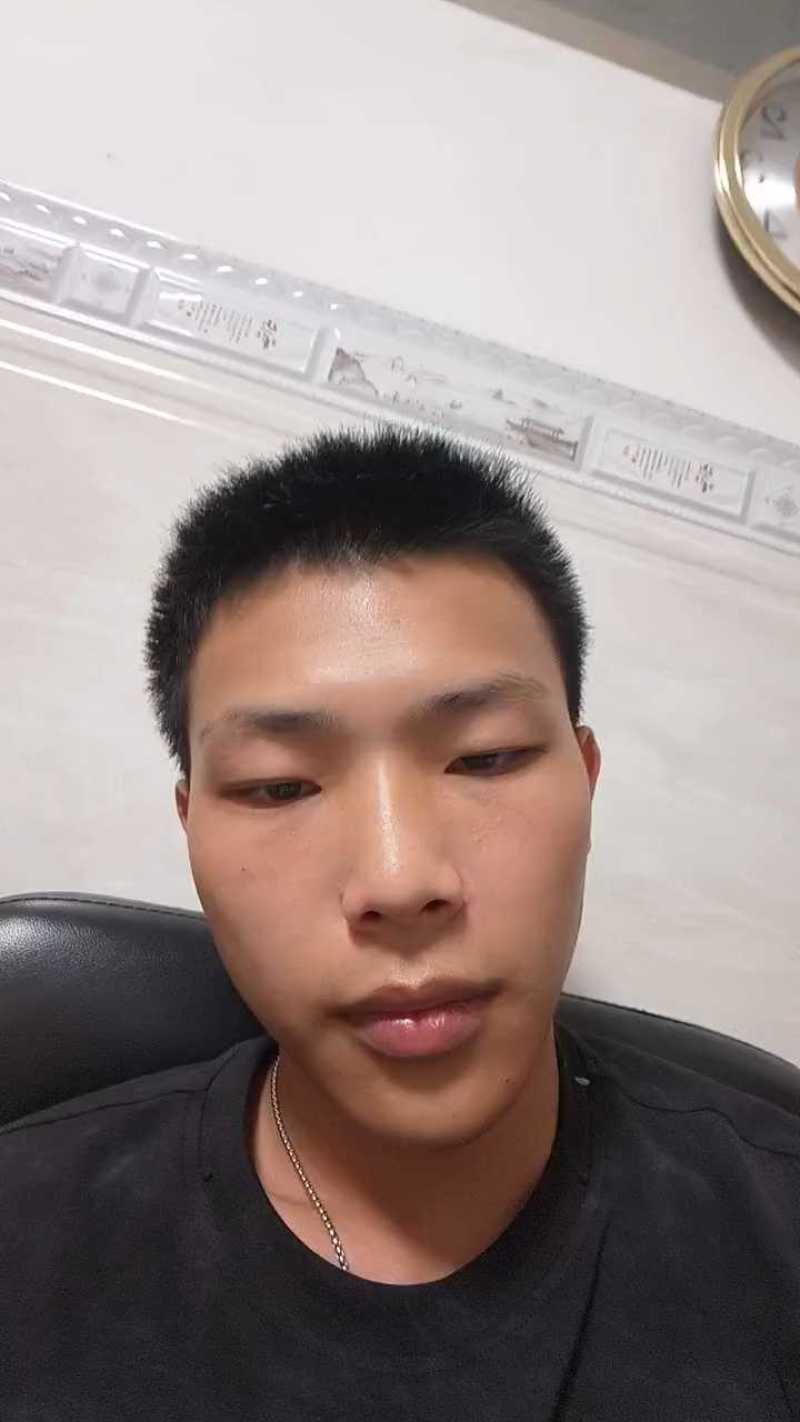 暹罗鳄鱼苗，35一40公分（直接发电话商家联系）