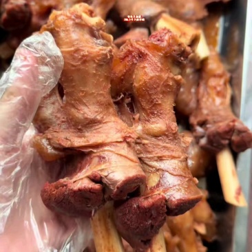 羊拐筋带腱子肉，十块来钱一斤！