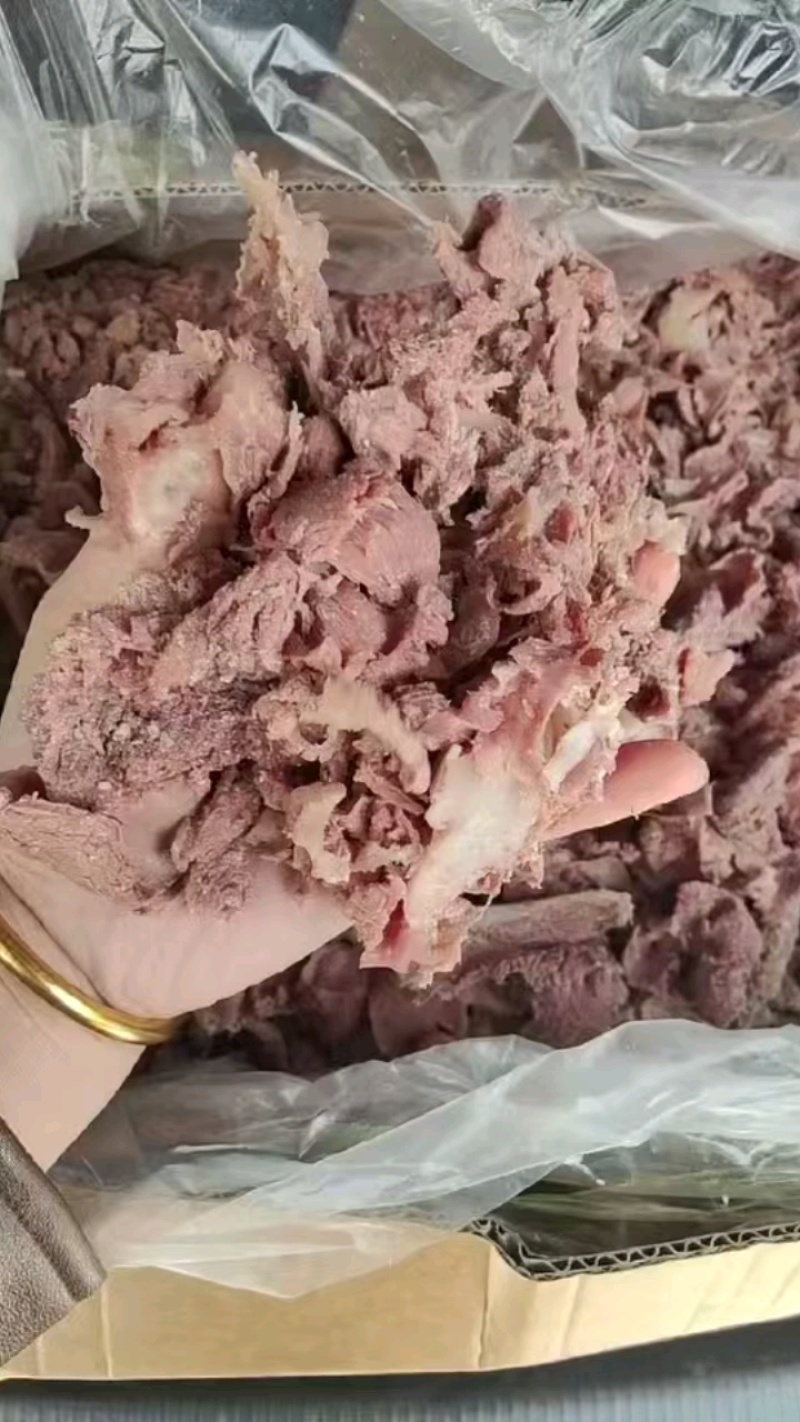 全熟剔骨肉，五香块头大，羊汤馆**。