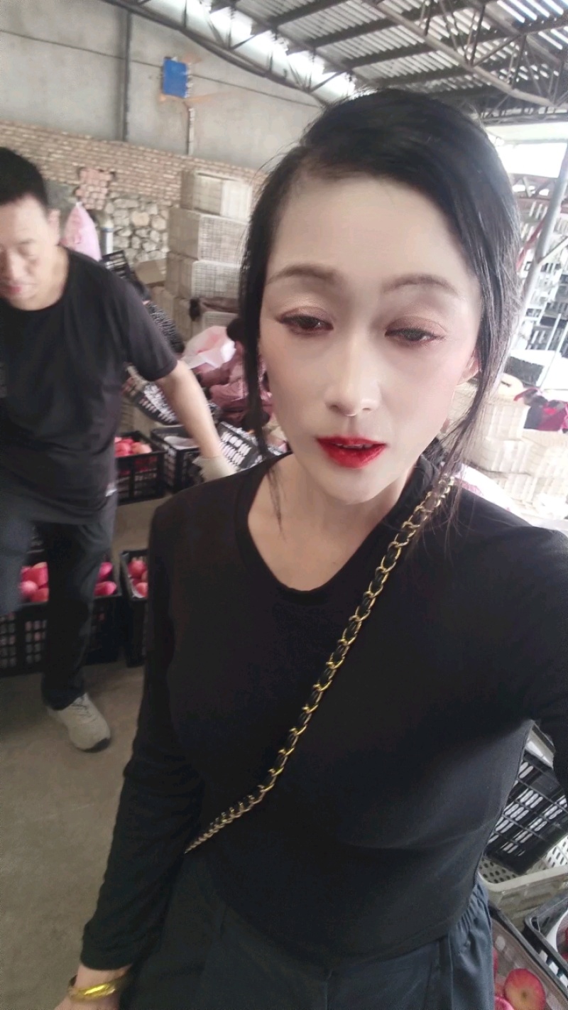 正宗【红富士苹果】色泽鲜艳脆甜产地对接电商出口商超平台