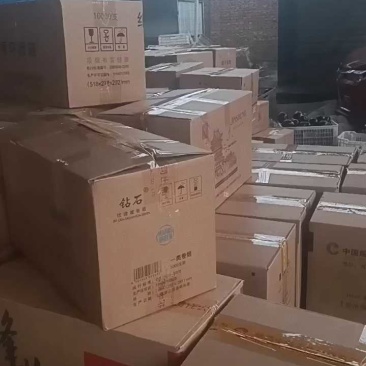 邯郸圆茄又装一车，三五分钱一斤