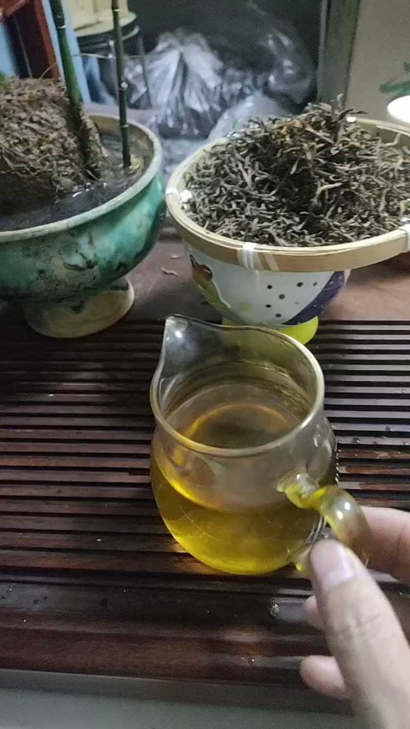 云南普洱茶勐库大叶茶白茶香甜可口