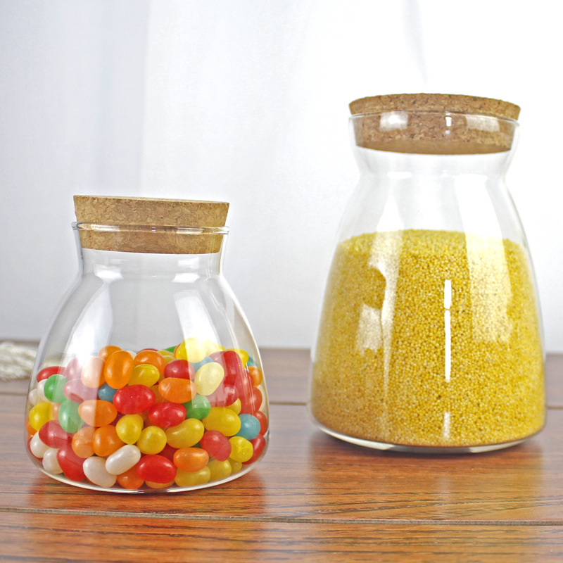 厨房中盛放大豆的容器