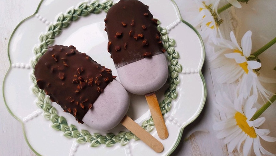 爱喜香橙巧克力用于甜品搭配的摆盘展示