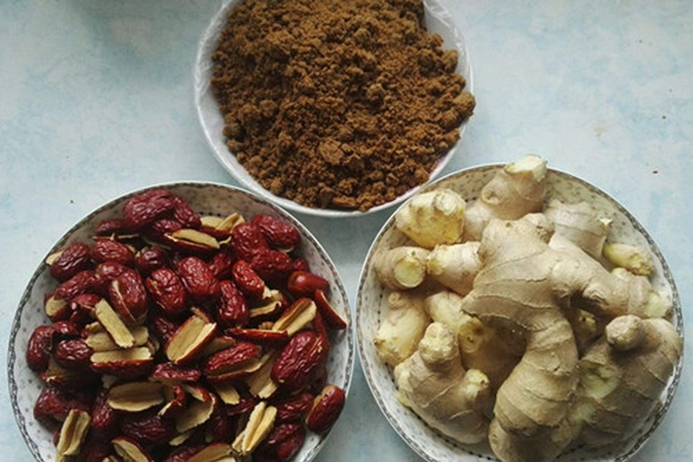 怀姜熬制姜汤过程图