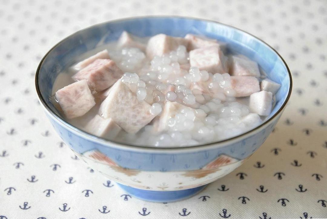 香芋甜品搭配低糖健康食材,展现其在现代饮食中的健康价值 香芋制作的健康甜品