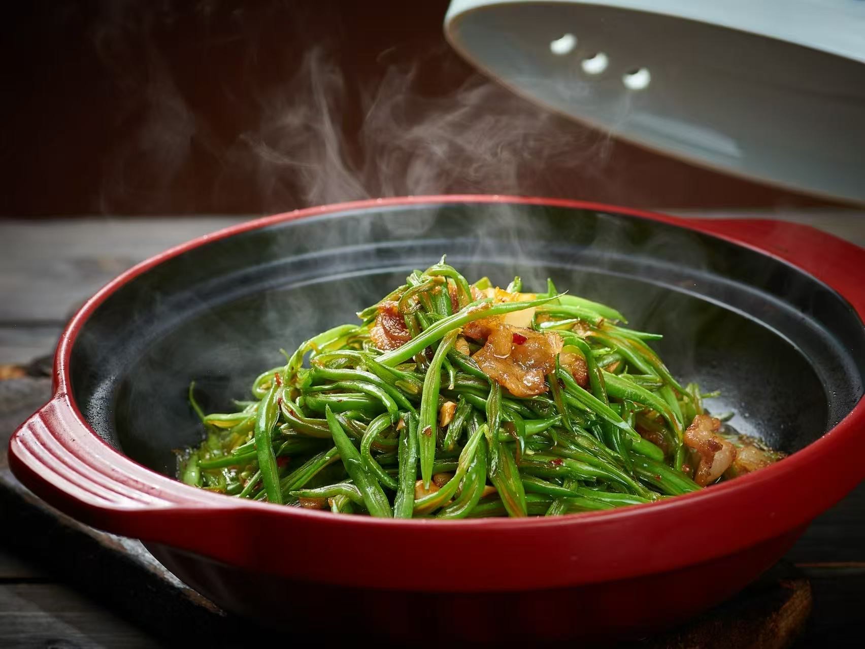 豆角土豆合炒过程特写