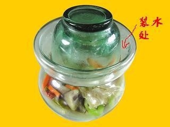 泡菜坛子与泡菜水状态