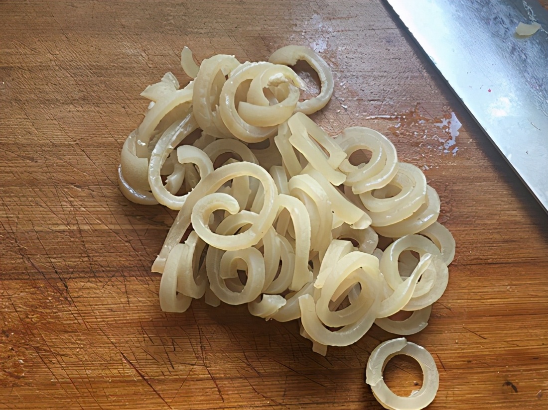 香芹猪耳朵食材处理步骤图