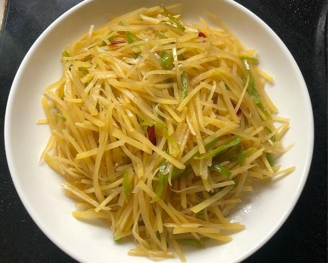 青椒土豆丝成品图
