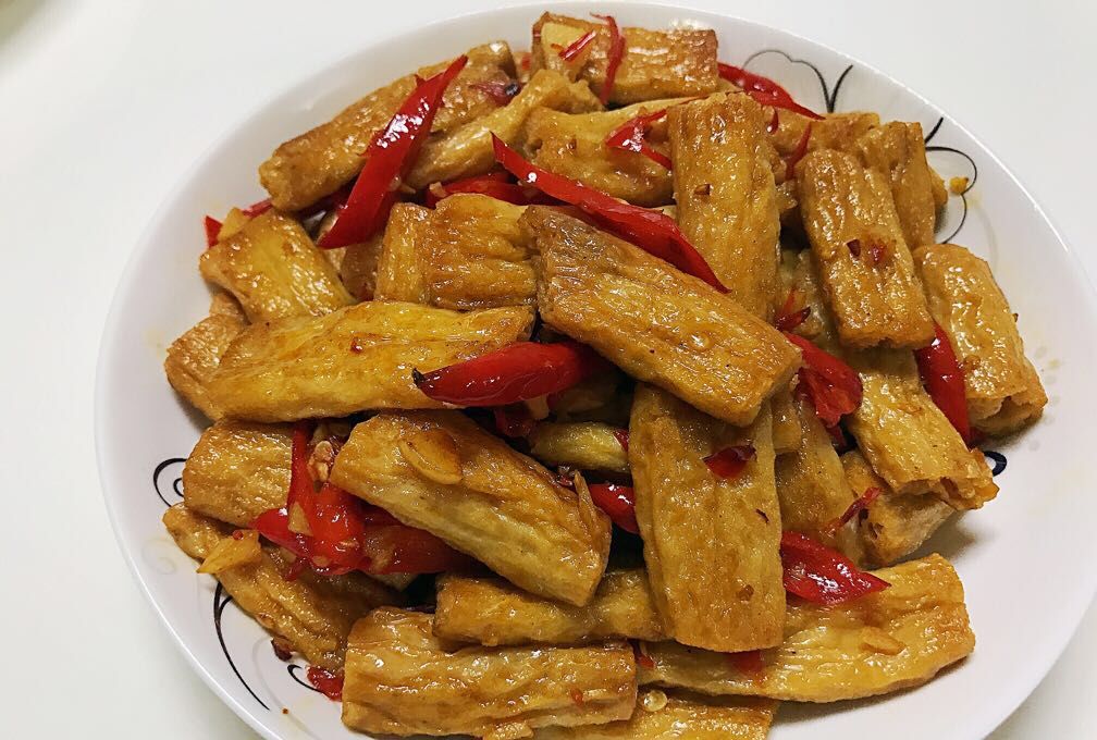 尖椒炒豆腐干特写