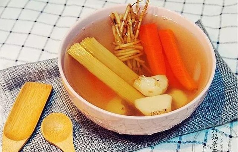 粉葛玉米胡萝卜猪展汤成品图