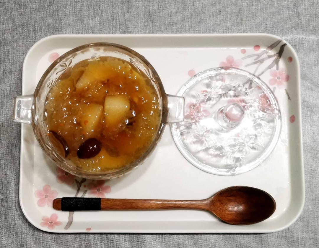 雪梨银耳百合成品图