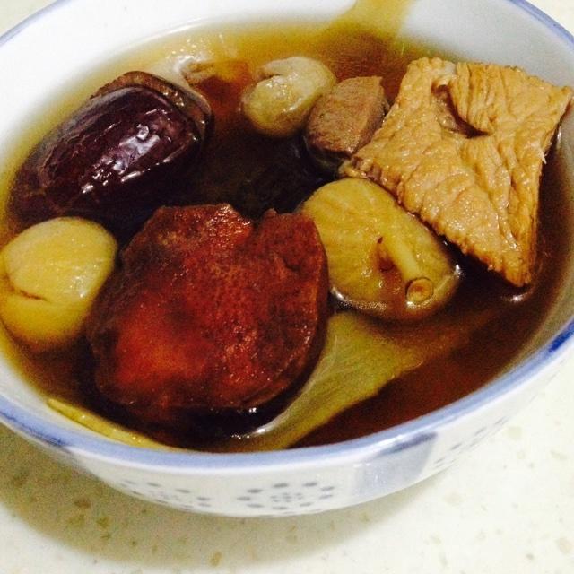 红参田七煲瘦肉成品图