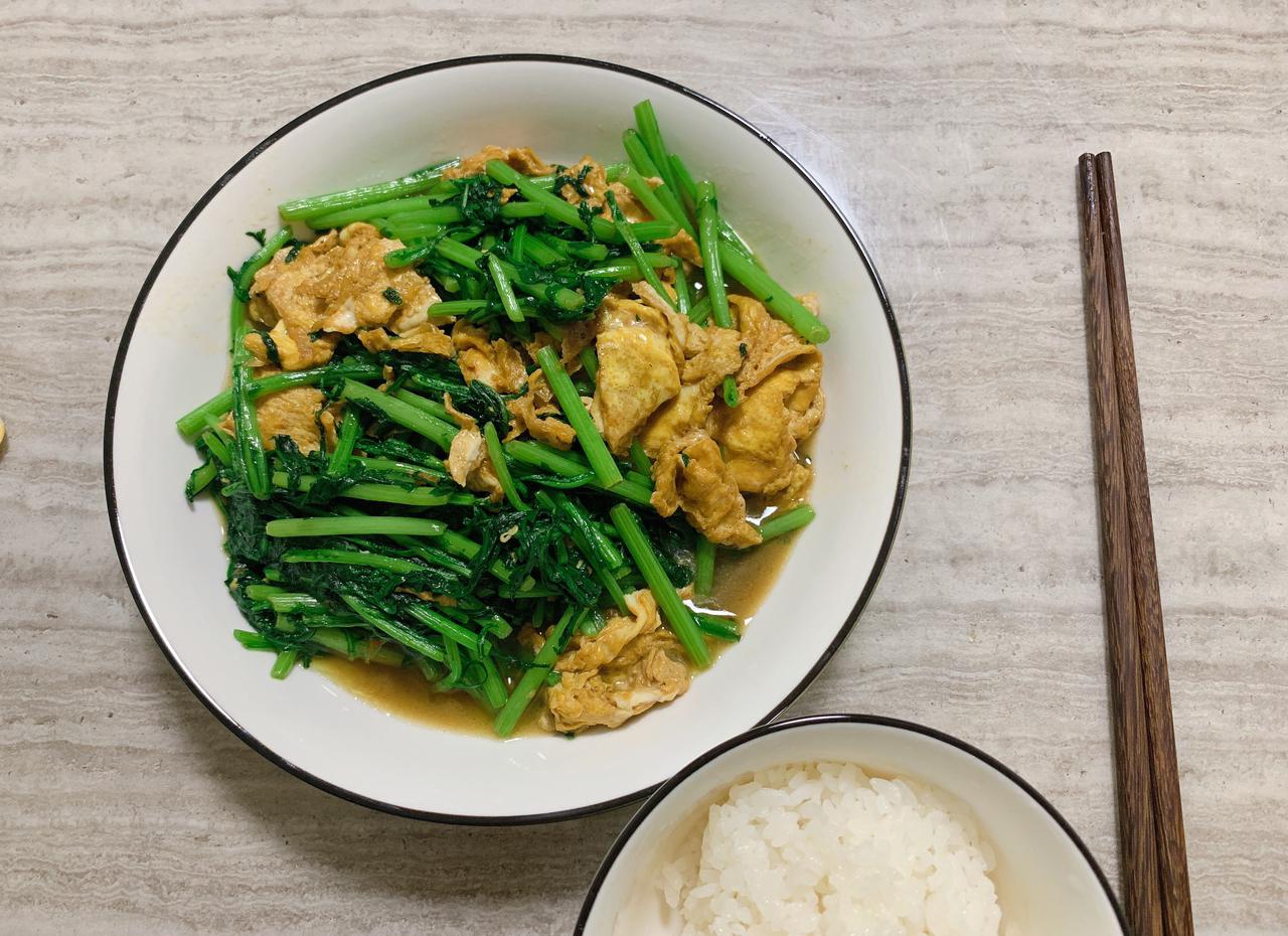 肉末炖鸡蛋搭配米饭图