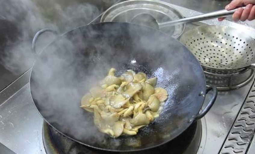 野生菌烹饪过程图