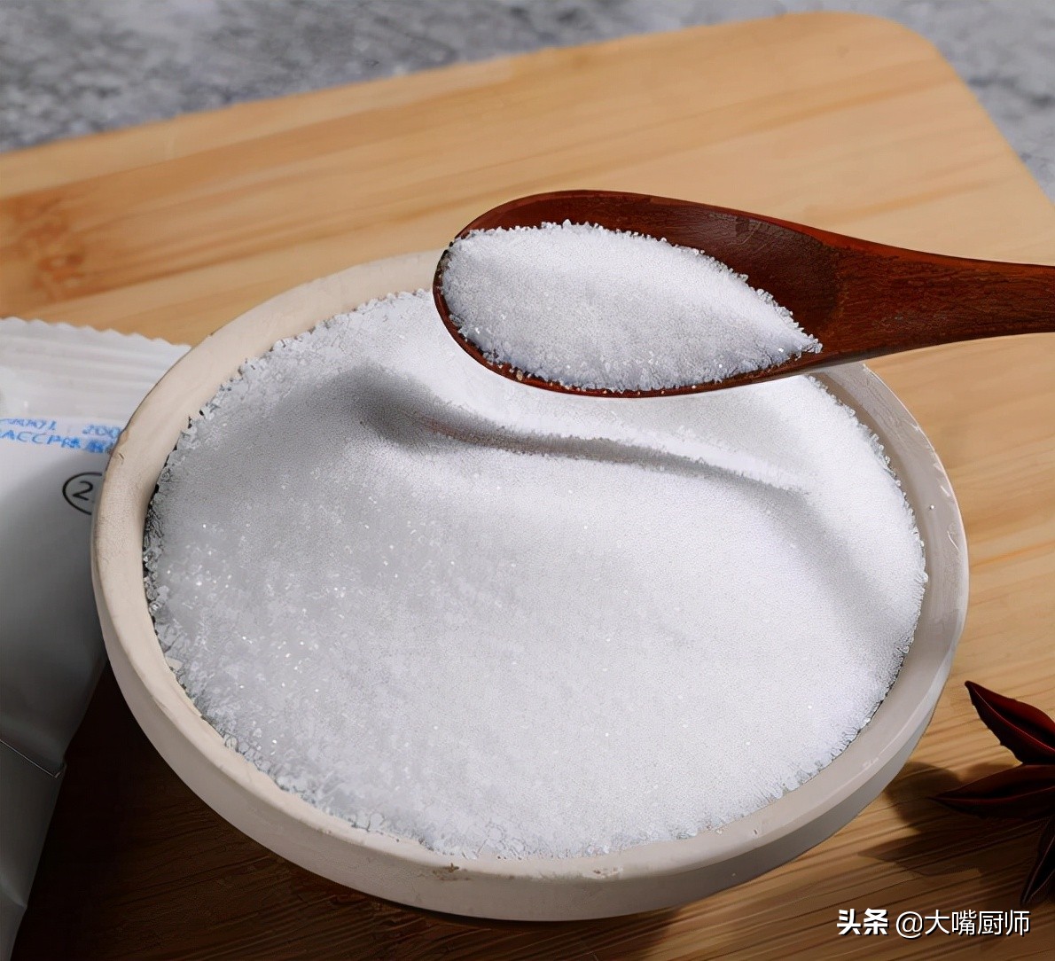 高丽参玉竹雪梨膏挂勺测试特写