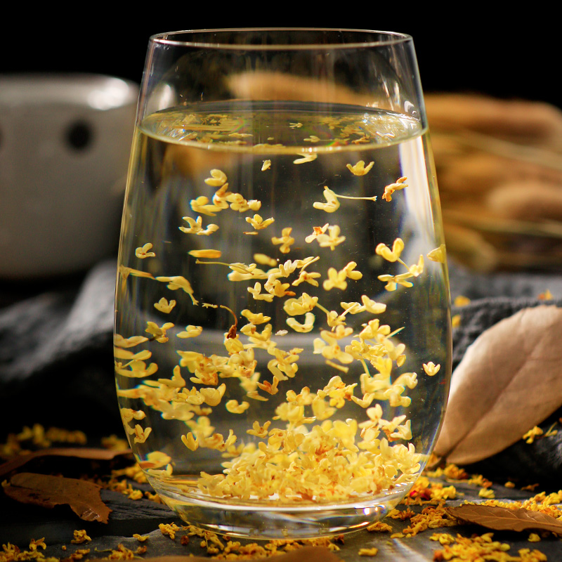 冰镇菊花桂花茶饮品