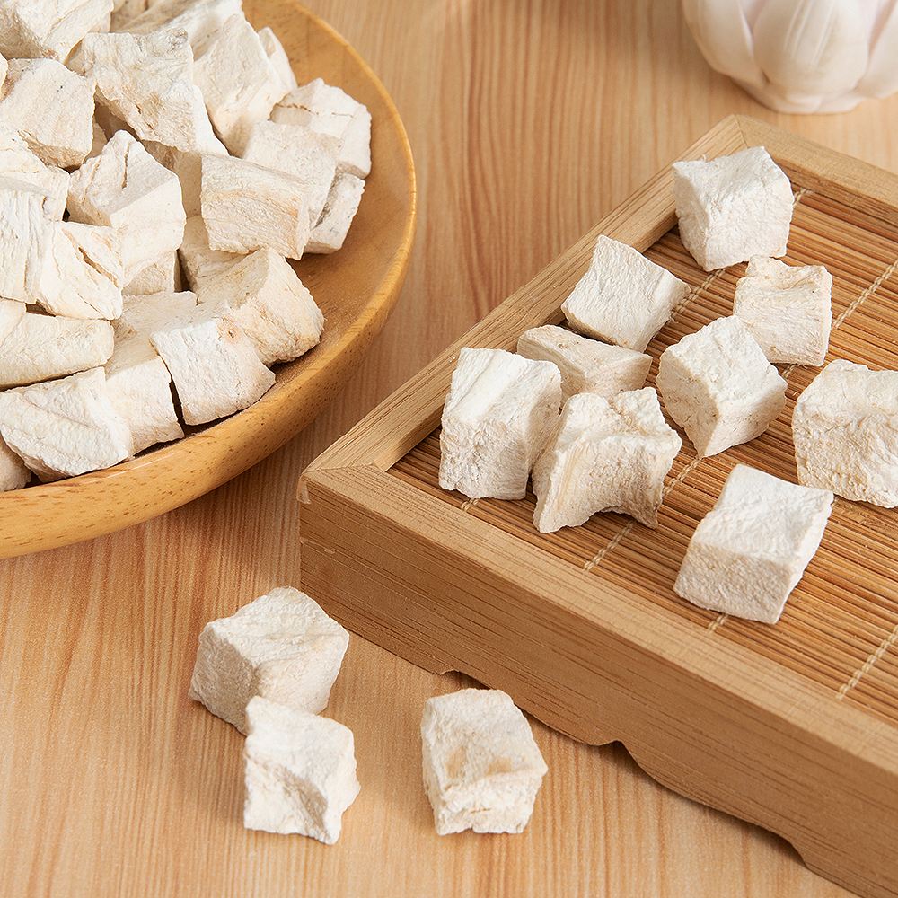 成品摆盘与用餐场景