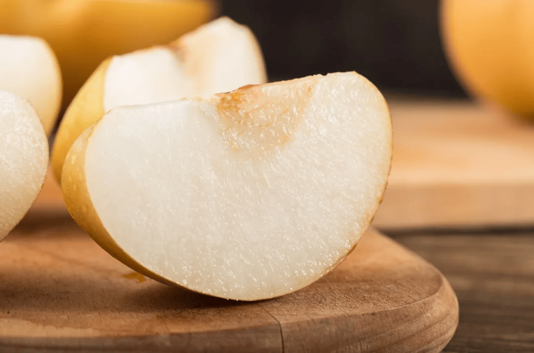 酸梨切片与焯水过程