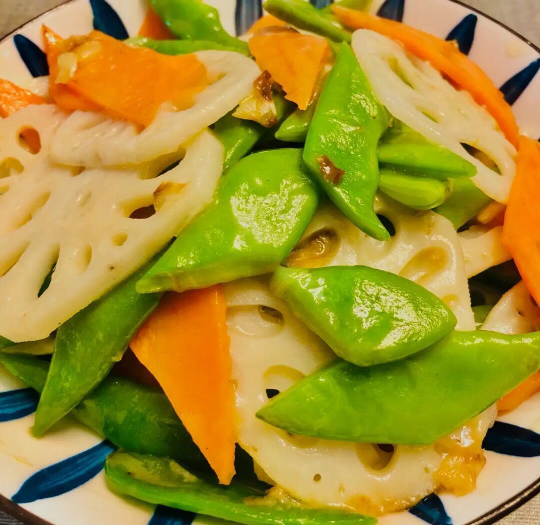 荷兰豆和藕翻炒过程图