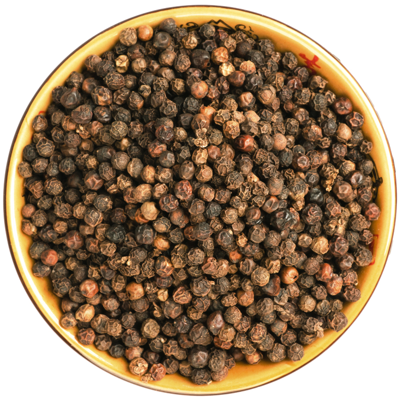 黑胡椒粒、白胡椒粒与花椒的对比图