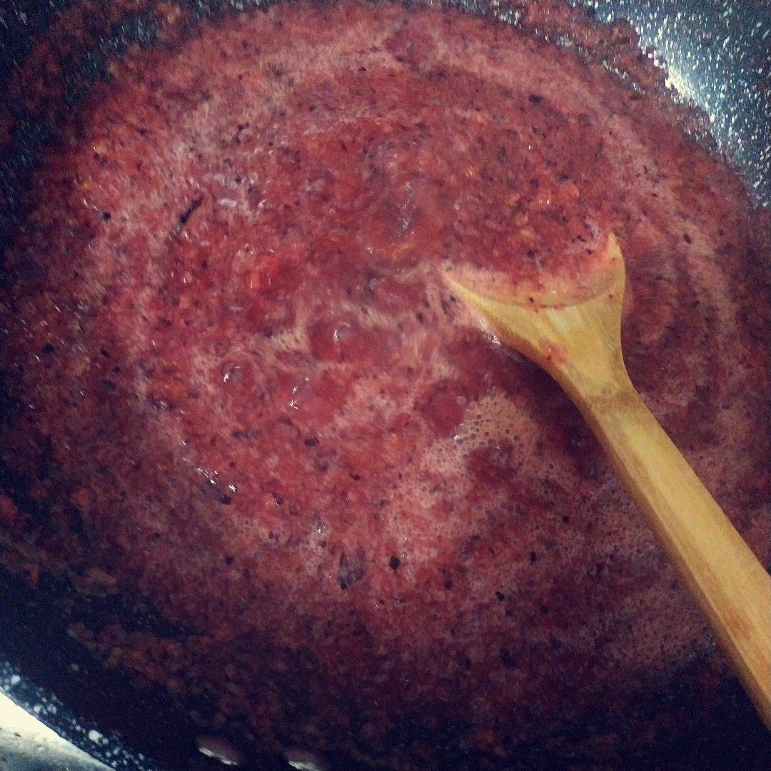 南果梨果酱熬制过程