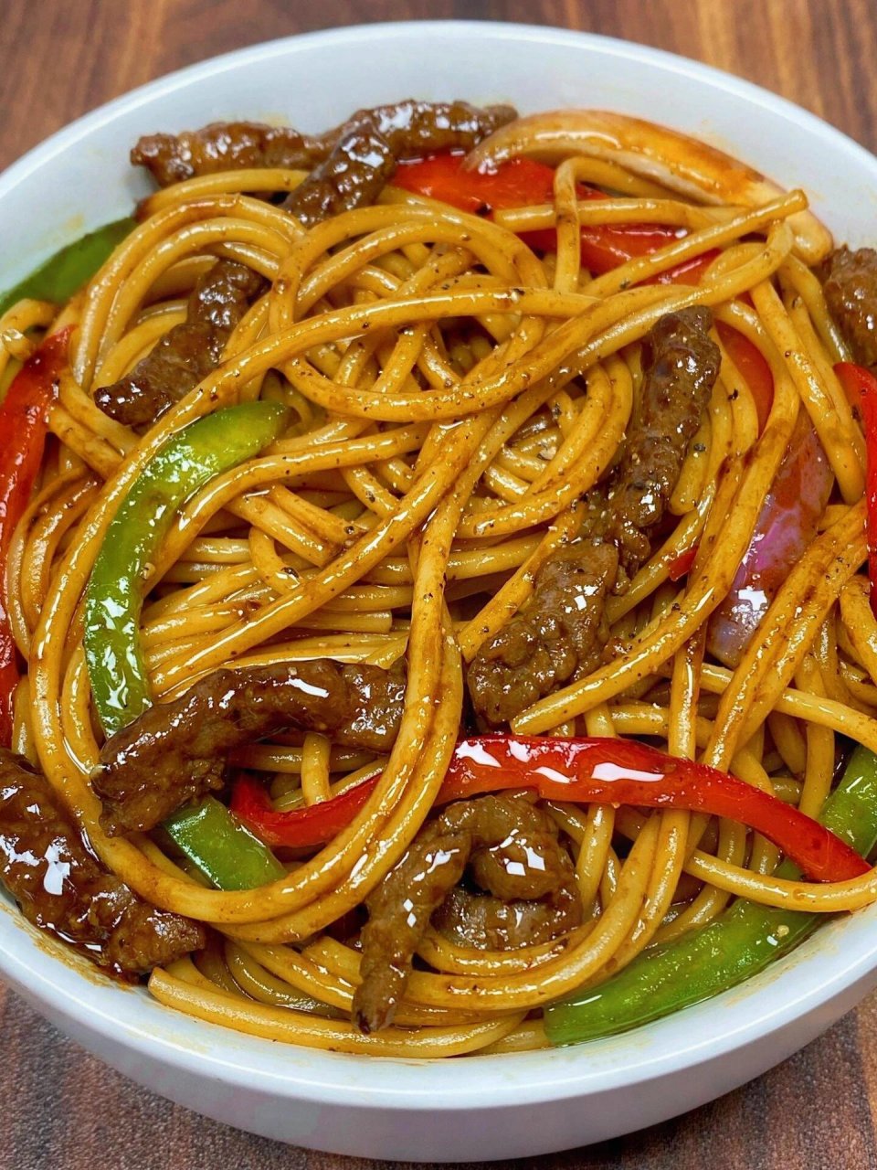 金椒入菜的精美菜肴摆盘