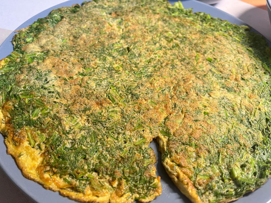 山芹菜叶鸡蛋饼煎制过程