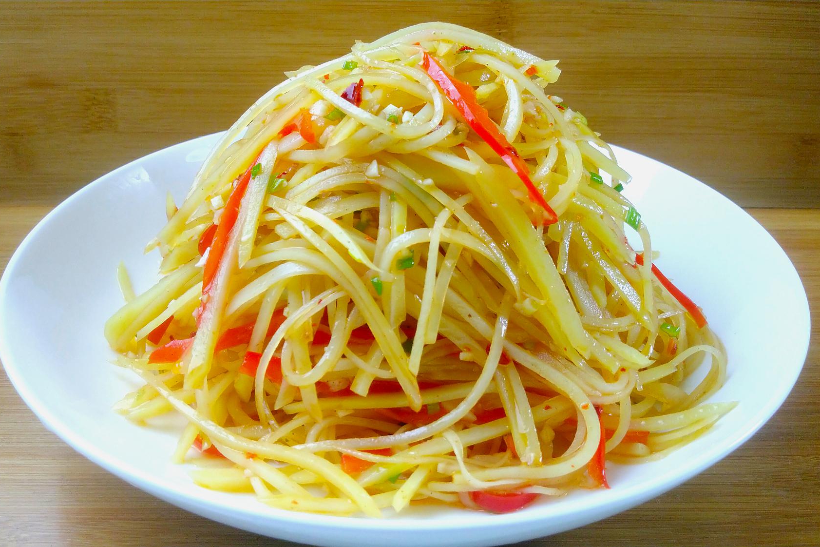 家庭餐桌上的土豆菜肴合集