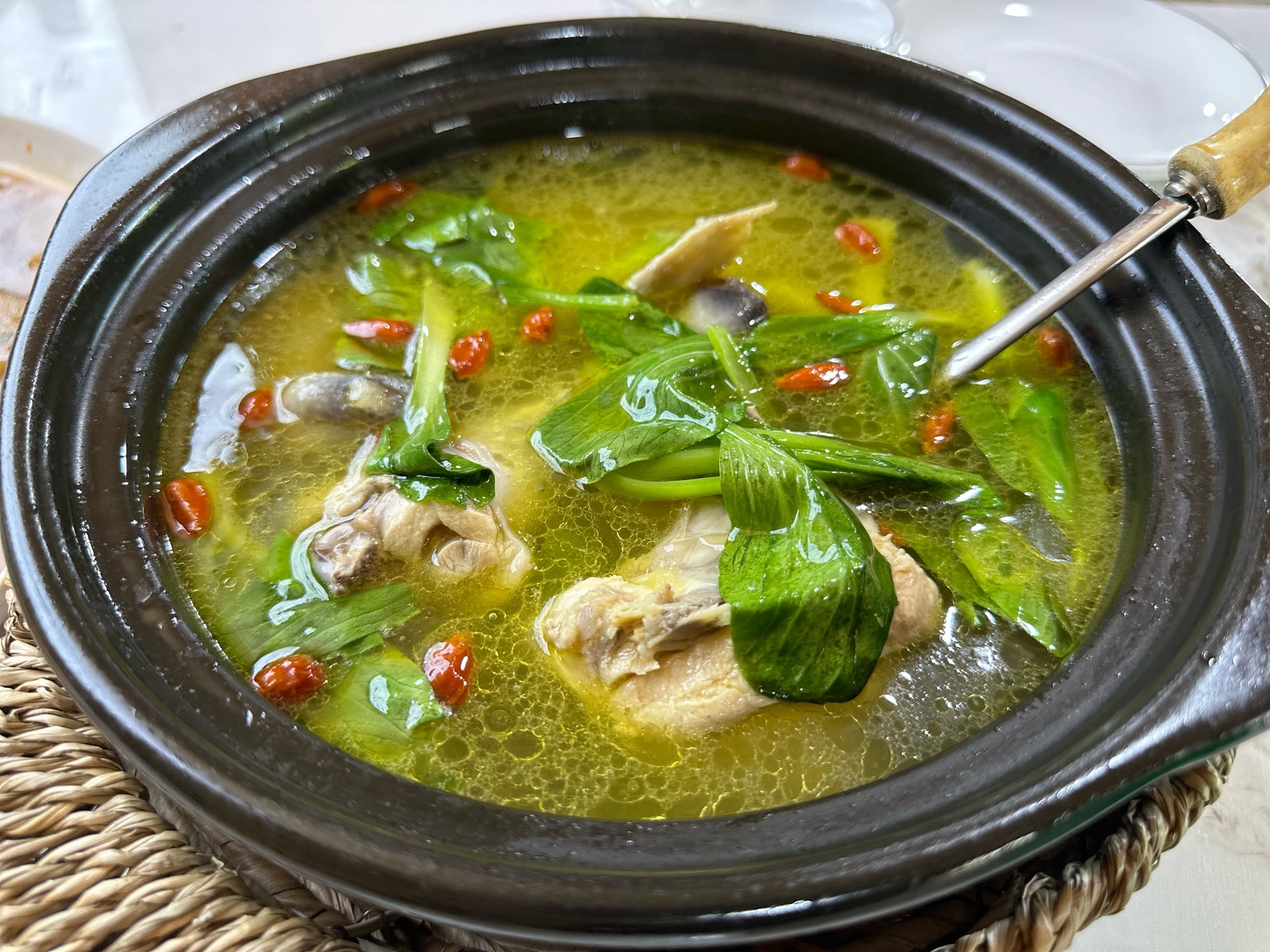 百合蒸鸡成品特写